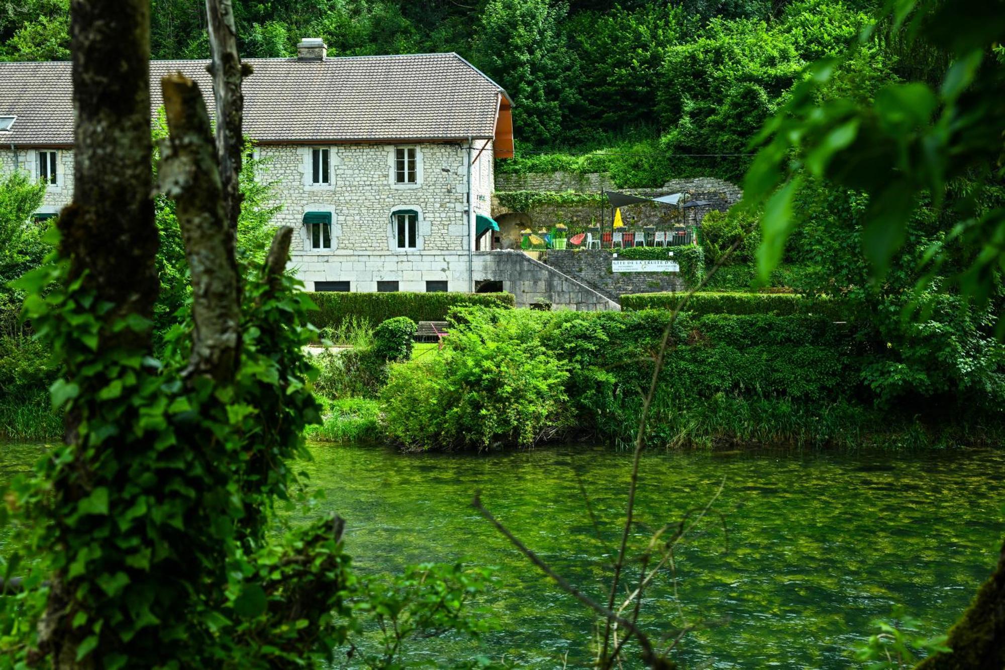 Gite La Truite D'Or Villa Lods Eksteriør billede